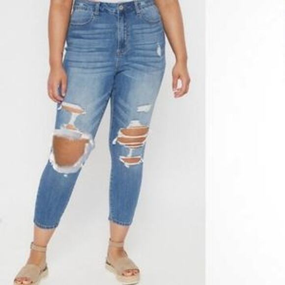 American Eagle Curvy High Rise Mom Distressed Stretch Jeans Blue 6 Petite - Picture 1 of 11